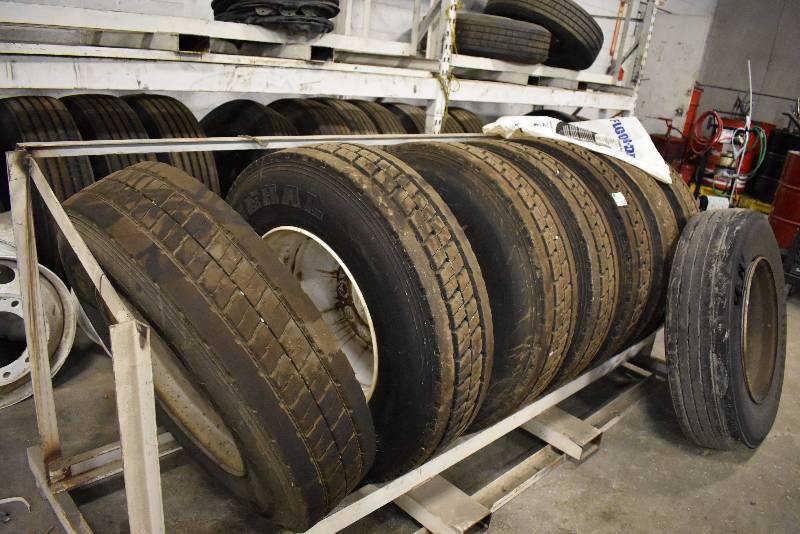 lot 1405 image: Large Lot Of Retread Semi Tires And Wheels