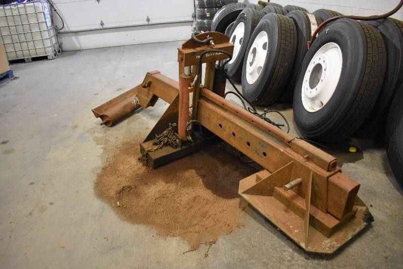 lot 1423 image: Heavy Duty Industrial Attachment