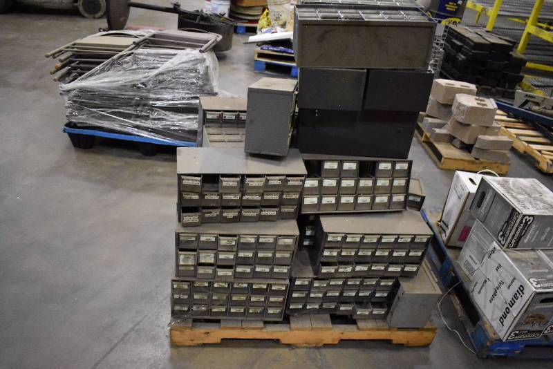 lot 1466 image: Contents Of Pallet