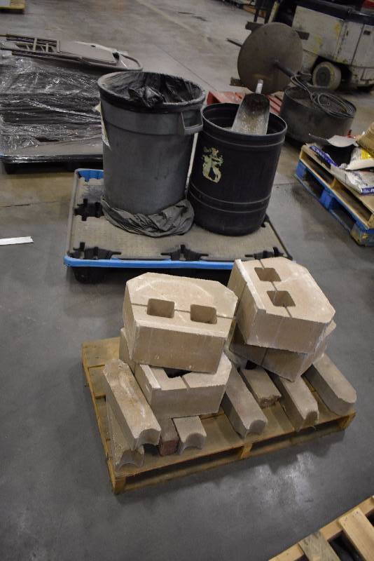 lot 1471 image: Contents Of Pallets