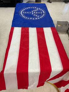 lot 10 image: Vintage USA Flag with peace symbol