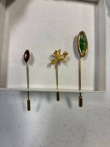 lot 12 image: 3-Vintage stick pins