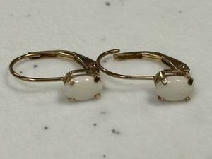 lot 22 image: 10K gold earrings, .7 grams, opal