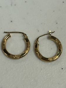 lot 23 image: 14K gold hoop earrings, 1.0 grams