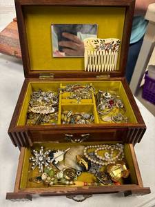 lot 42 image: Musical jewelry box with misc jewelry, sterling silver Kentucky pendant, earrings, necklaces, parts, brooches