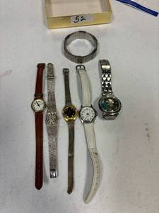 lot 52 image: 5 vintage watches, brands in description
