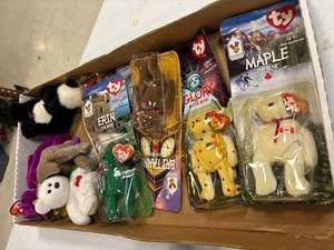 lot 66 image: Box lot- beanie babies, teddy bears