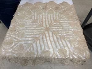lot 77 image: Round doilie table cloth