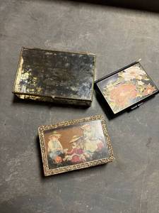 lot 129 image: 2 trinket boxes, vintage Kleenex container