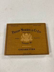 lot 144 image: Vintage Phillip morris cigarette box, empty