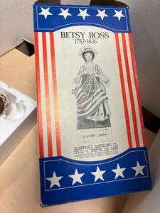 lot 155 image: Vintage Betsy Ross McCormick decanter with box