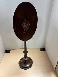 lot 157 image: Vintage tilt top wooden table, sm