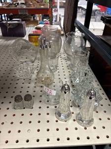 lot 172 image: 16-Glass vases, salt pepper shakers, tumbler, votive holders