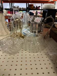 lot 187 image: Vintage glass carafe pitcher and 24 % lead crystal bowl