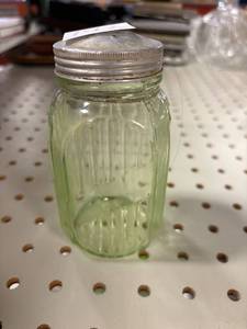 lot 197 image: Vintage green depression glass shaker