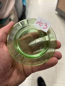 lot 203 image: Vintage uranium glass, green, hazel atlas ashtray, 4 inch