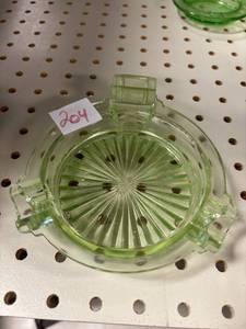 lot 204 image: Vintage green depression glass (uranium) ashtray, with matchbook holder