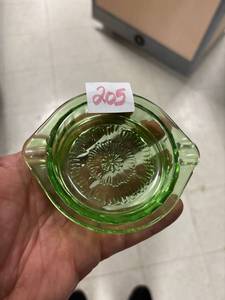 lot 205 image: Vintage green depression glass ashtray, uranium, 4 inch