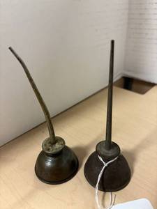 lot 214 image: 2-Vintage miniature oil cans, unmarked