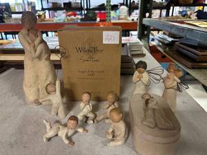 lot 221 image: Willow tree figurine lot, 10 Pcs