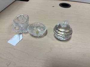 lot 233 image: Mini crystal pitcher and bowl, apple paper weight
