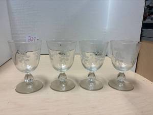 lot 239 image: 4- Queen Esther goblets, by Homer Laughlin 4.5 inch