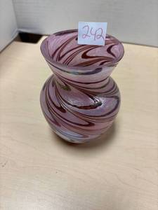 lot 242 image: Pink art glass vase