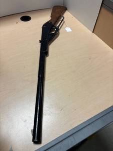 lot 267 image: Vintage Daisy BB gun, plastic stock