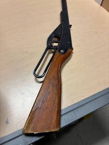 lot 268 image: Vintage Wood stock daisy BB gun