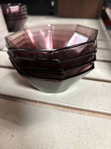 lot 313 image: 4- Vintage Hazel Atlas Amethyst Moroccan Octagon Amethyst Purple Glass Bowl 4 34