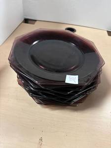 lot 315 image: 12-Vintage Hazel Atlas Amethyst Moroccan Octagon Amethyst Purple Glass dinner plate