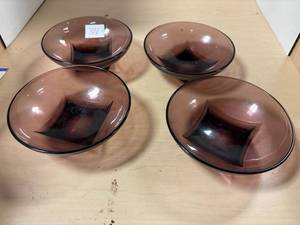 lot 317 image: 4-Vintage Hazel Atlas Amethyst Moroccan Glass Bowl 6 inch