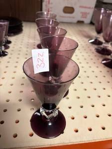 lot 322 image: 5- Vintage Bryce WILMINGTON purple Clear Stemmed claret wine glasses 4 58 inch