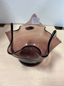 lot 336 image: Vintage amethyst purple glass art deco bowl, 8 inch diameter