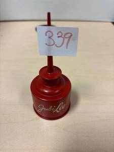 lot 339 image: Vintage red mini oil can, jubilee, Salina Kansas