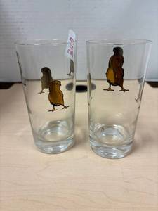 lot 342 image: 2- Vintage glasses with gold chicks