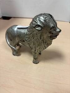 lot 351 image: antique cast-iron lion coin bank