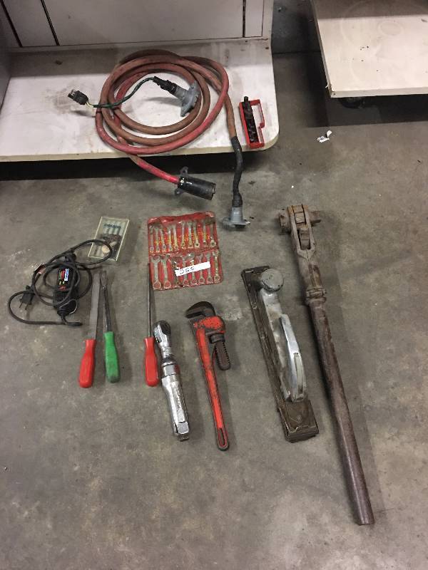 lot 37 image: MISC. TOOL LOT