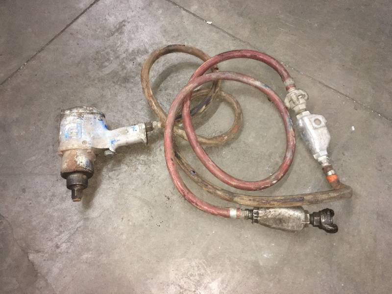 lot 51 image: 34 DRIVE INGERSOLL RAND PNEUMATIC IMPACT WRENCH