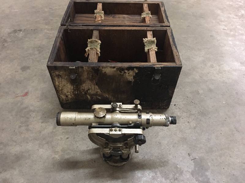 lot 62 image: VINTAGE TRANSIT IN WOOD CASE