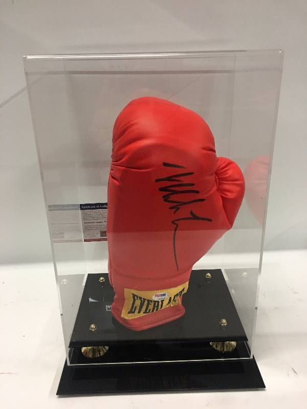 lot 78 image: BOXING LEGEND MIKE TYSON AUTOGRAPHED GLOVE HAS CERTIFICATE OF AUTHENTICITY