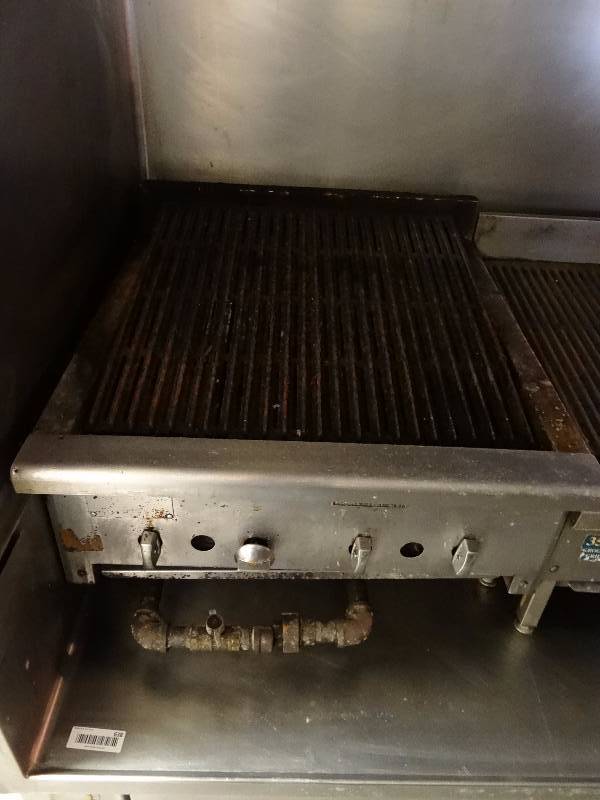 lot 650 image: 24 Natural Gas Charbroiler