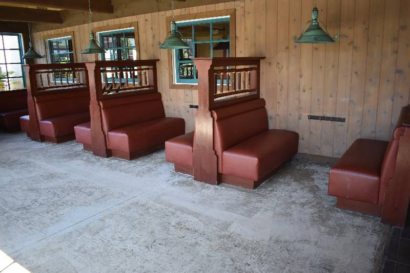 lot 712 image: (4) Opening Set Of Booths