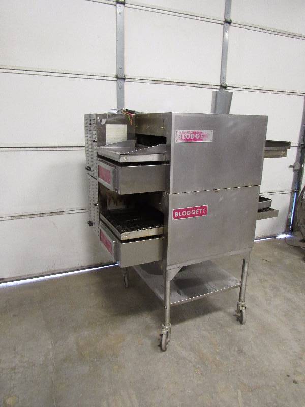 lot 5917 image: Blodgett Double Stacked Conveyor Ovens On Stand