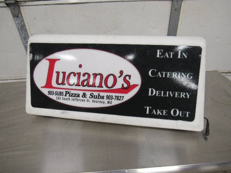 lot 5933 image: Magnetic Lighted Car Top Delivery Sign