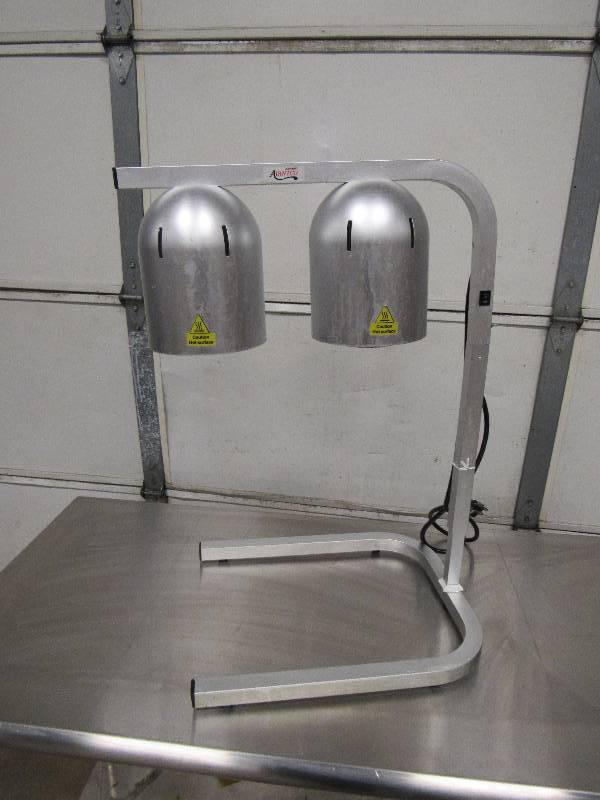 lot 5934 image: Avantco 2 Bulb Food Warmer