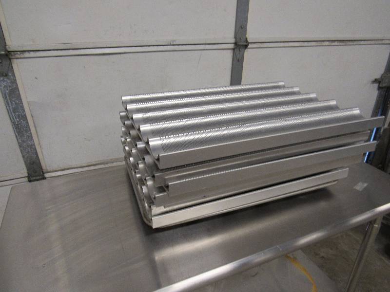 lot 5936 image: Lot Of Chicago Metallic Aluminum Loaf Pans