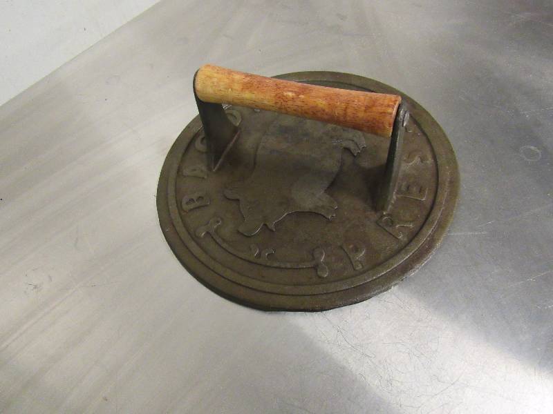 lot 5952 image: Griddle Top Bacon Press