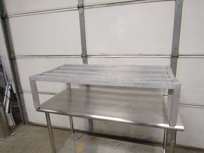 lot 5960 image: 24 X 48 All Aluminum Dunnage Rack