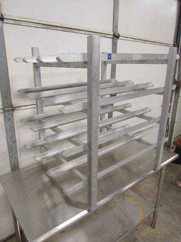lot 5963 image: Half Size All Aluminum Can Rack